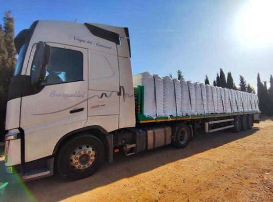 1 Camión con 24 palet de burpellet  SACOS DE 15 KG certificado
